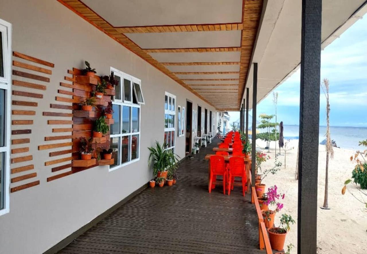 סמפורנה Santiri Island Resort מראה חיצוני תמונה